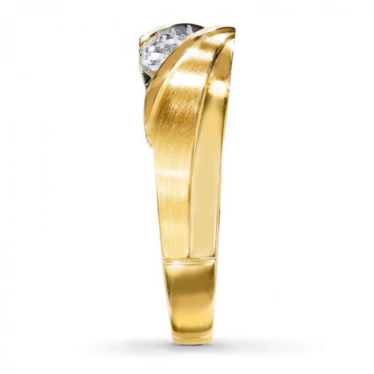 Previously Owned Band 1/4 ct tw Diamonds 10K Yellow Gold