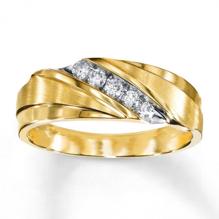 Previously Owned Band 1/4 ct tw Diamonds 10K Yellow Gold